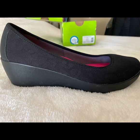 CROCS Shoes - Crocs womens size 10 wedges. Brand new in box tags still attached.